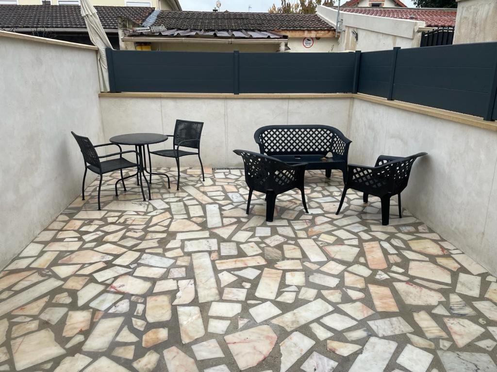 Residence Chene- 15 Mn De Paris Et 05 Mn D'Orly Aeroport วีรี-ชาตีญง ภายนอก รูปภาพ